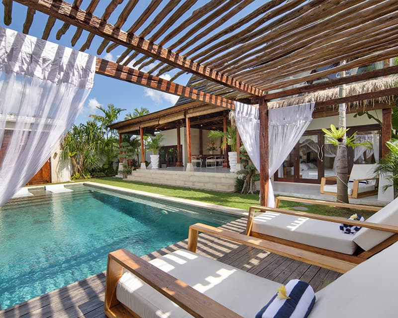 Pool Bed